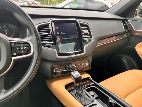 Used 2018 Volvo XC90 T6 Momentum w/ Convenience Package AWD/4WD image 12