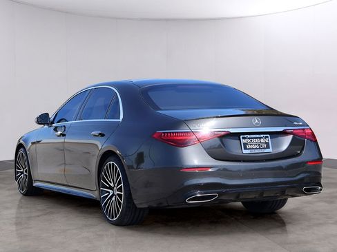 Used 2022 Mercedes-Benz S 500 4MATIC w/ AMG Line Package image 5