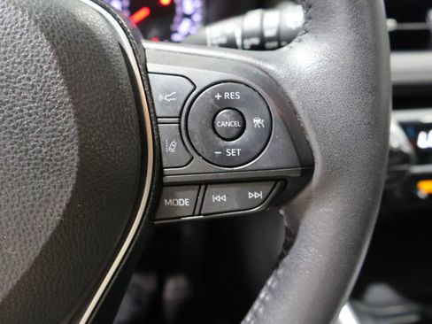 Used 2021 Toyota RAV4 XLE Premium AWD/4WD image 36