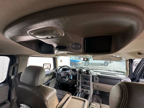 Used 2003 HUMMER H2 w/ Preferred Equipment Group image 4