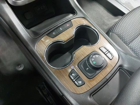 Used 2023 GMC Acadia SLE w/ Driver Convenience Package AWD/4WD image 26