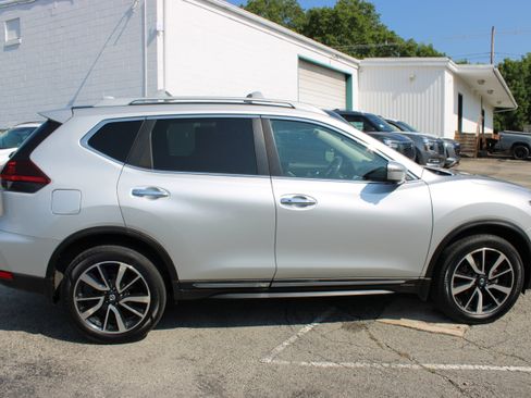 Used 2019 Nissan Rogue SL w/ Premium Package AWD/4WD image 7