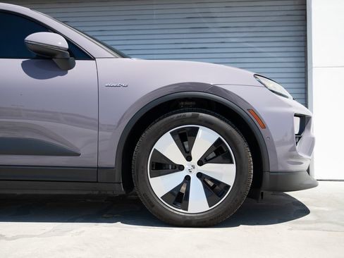 Certified 2024 Porsche Macan 4 Electric AWD/4WD image 9