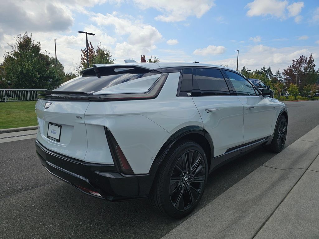 New 2027 Cadillac Lyriq Signature Sport w/ Nappa Leather Package AWD/4WD image 7