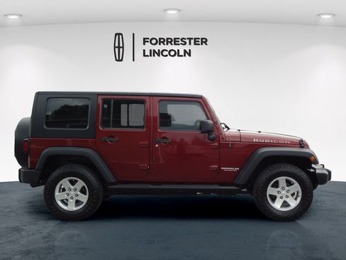 Used 2007 Jeep Wrangler Unlimited Rubicon w/ Dual Top Group AWD/4WD image 2