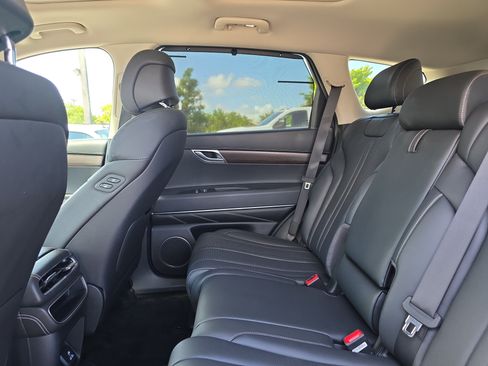 Used 2021 Genesis GV80 2.5T AWD/4WD image 16