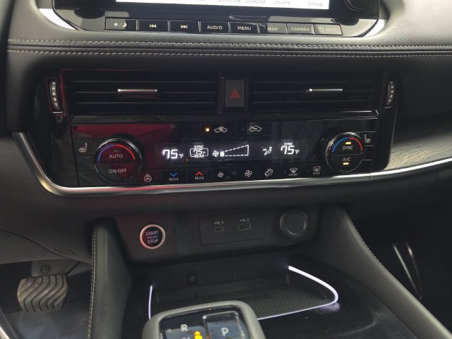 Used 2021 Nissan Rogue Platinum FWD image 24