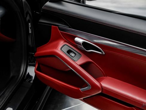 Used 2019 Porsche 911 Turbo image 81