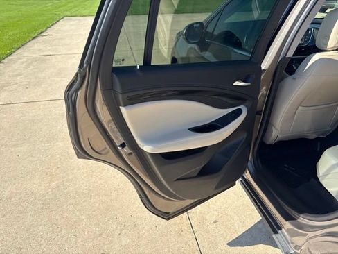 Used 2019 Buick Envision Essence FWD image 14