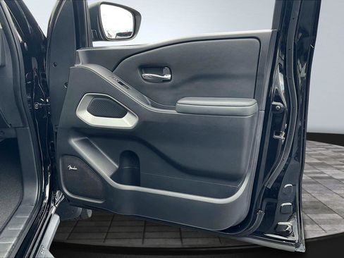 Used 2022 Nissan Frontier SV w/ SV Premium Package AWD/4WD image 25