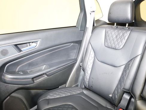 Used 2024 Ford Edge Titanium AWD/4WD image 12
