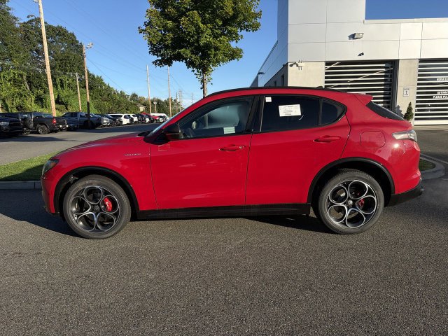 New 2026 Alfa Romeo Stelvio Sprint w/ Convenience Package AWD/4WD image 5