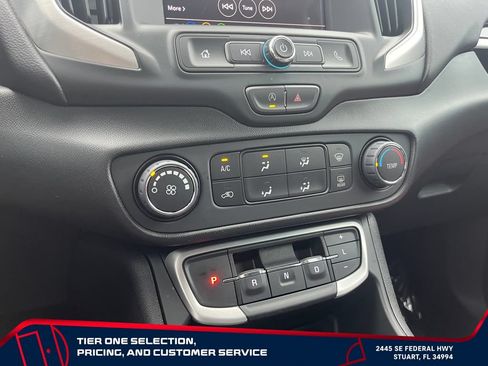 Used 2024 GMC Terrain SLE AWD/4WD image 30