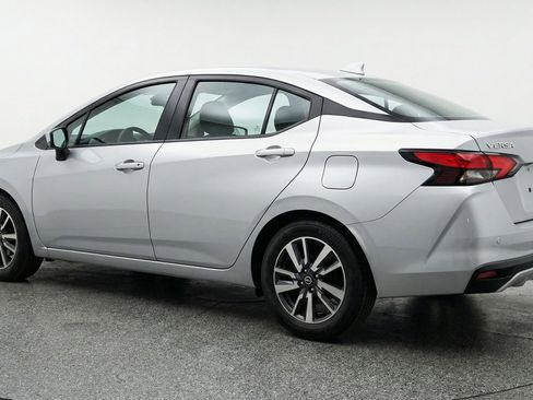 Used 2025 Nissan Versa SV image 6