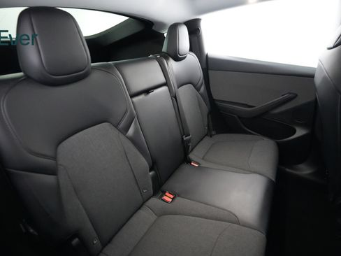 Used 2026 Tesla Model Y Long Range RWD image 5