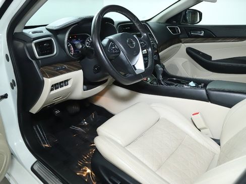 Used 2017 Nissan Maxima Platinum image 18