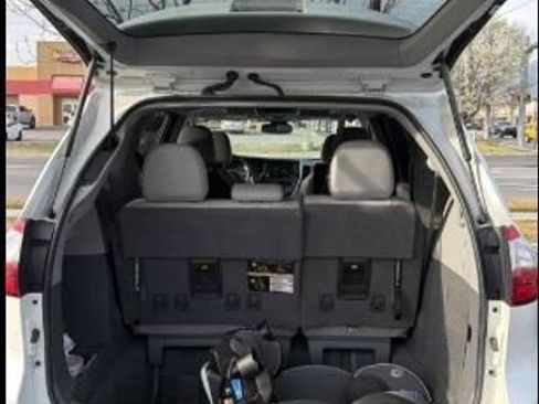 Used 2020 Toyota Sienna XLE AWD/4WD image 4