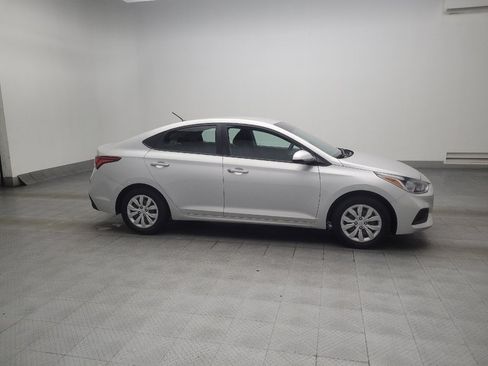 Used 2022 Hyundai Accent SE FWD image 11