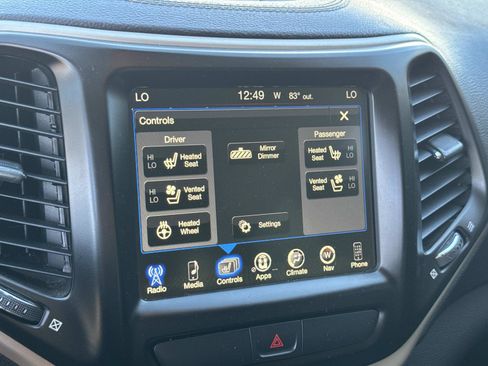 Used 2017 Jeep Cherokee Limited w/ Luxury Group image 16