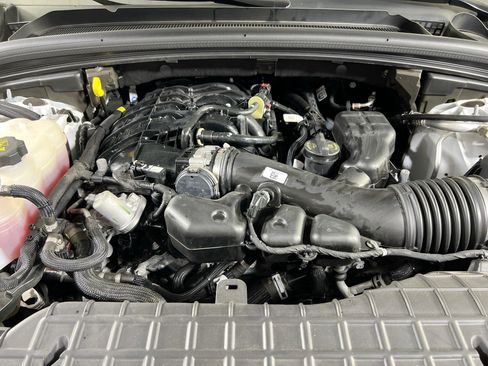 Used 2023 Jeep Grand Cherokee L Laredo image 30