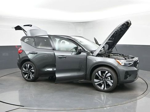 New 2026 Volvo XC40 B5 Plus w/ Climate Package AWD/4WD image 53