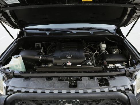 Used 2018 Toyota Tundra SR5 w/ SR5 Upgrade Package image 18