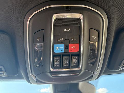 Used 2023 Jeep Grand Cherokee L Limited AWD/4WD image 44