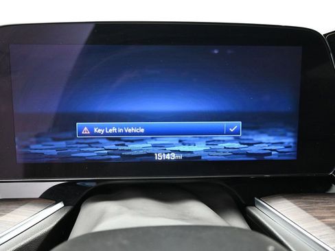 Used 2025 Chevrolet Suburban Premier image 8