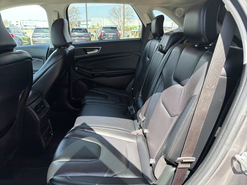 Used 2022 Ford Edge Titanium image 13
