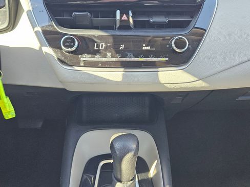 Used 2022 Toyota Corolla LE image 14