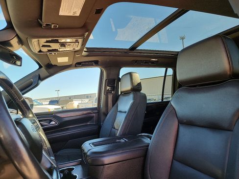 Used 2023 Chevrolet Suburban Z71 w/ Luxury Package AWD/4WD image 13