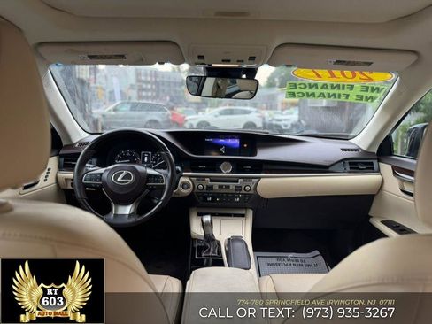 Used 2017 Lexus ES 350 w/ Navigation System Package FWD image 10