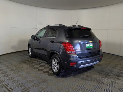 Used 2020 Chevrolet Trax LT w/ LPO, Cargo Package FWD image 6