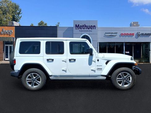 Used 2020 Jeep Wrangler Unlimited Sahara AWD/4WD image 3