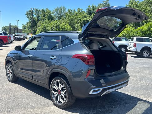 Used 2022 Kia Seltos SX w/ Sunroof Package AWD/4WD image 18