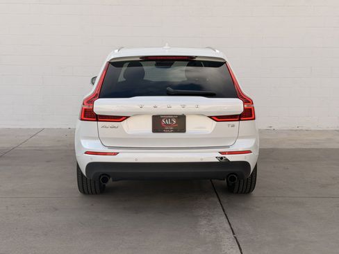 Used 2019 Volvo XC60 T5 Momentum w/ Multimedia Package image 5