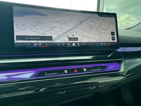 Used 2024 BMW i5 eDrive40i w/ Convenience Package image 52