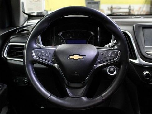 Used 2020 Chevrolet Equinox LT w/ Driver Convenience Package AWD/4WD image 19
