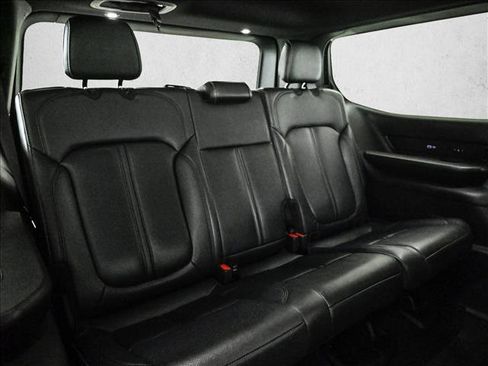 Used 2022 Jeep Wagoneer Series III AWD/4WD image 22
