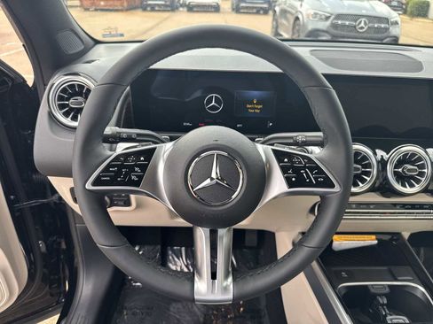 New 2026 Mercedes-Benz GLB 250 image 21