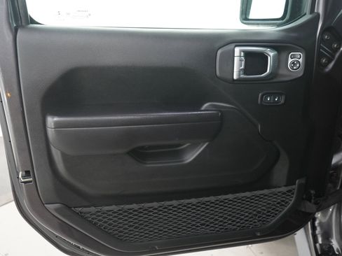 Used 2021 Jeep Wrangler Unlimited Rubicon w/ Uconnect 4C Nav & Sound Group AWD/4WD image 22