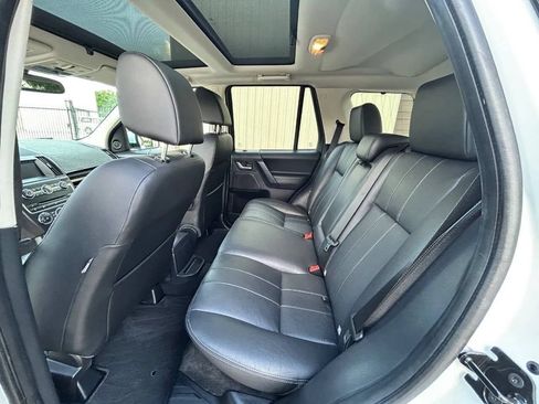 Used 2014 Land Rover LR2 HSE AWD/4WD image 13