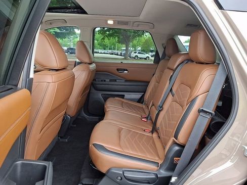 Used 2024 Nissan Pathfinder Platinum w/ Cargo Package FWD image 12