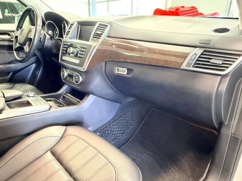 Used 2015 Mercedes-Benz GL 450 4MATIC image 30