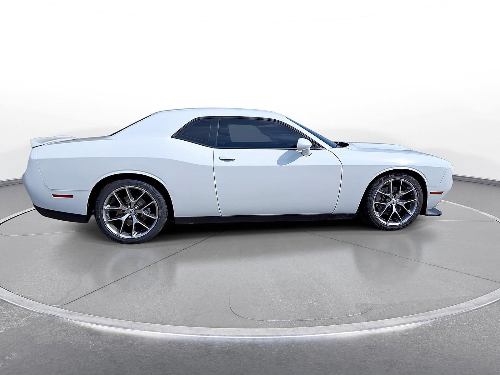 Used 2022 Dodge Challenger GT RWD image 8