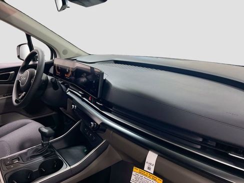 New 2026 Kia Carnival LX image 30