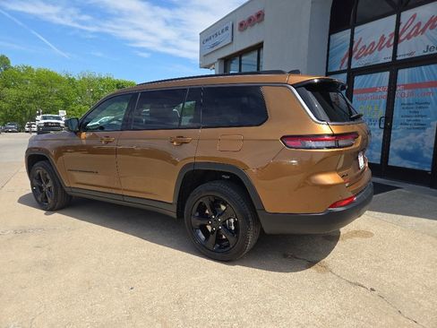 New 2026 Jeep Grand Cherokee L Limited w/ Limited Altitude Package AWD/4WD image 44