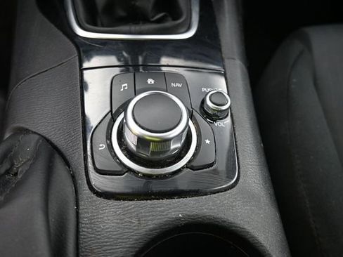 Used 2016 MAZDA MAZDA3 i Sport FWD image 24