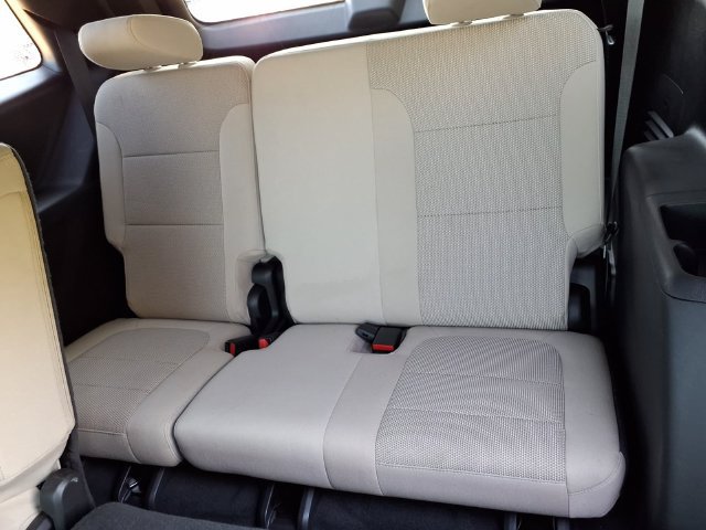Used 2023 Chevrolet Traverse LS FWD image 12