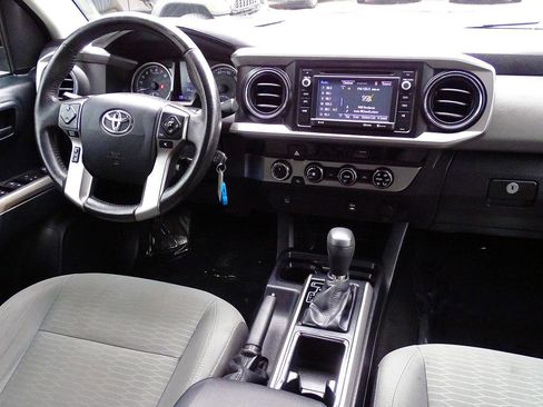 Used 2016 Toyota Tacoma SR5 w/ SR5 Appearance Package (SN) AWD/4WD image 33